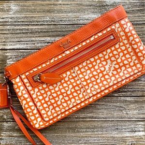 Coach Signature C Clutch